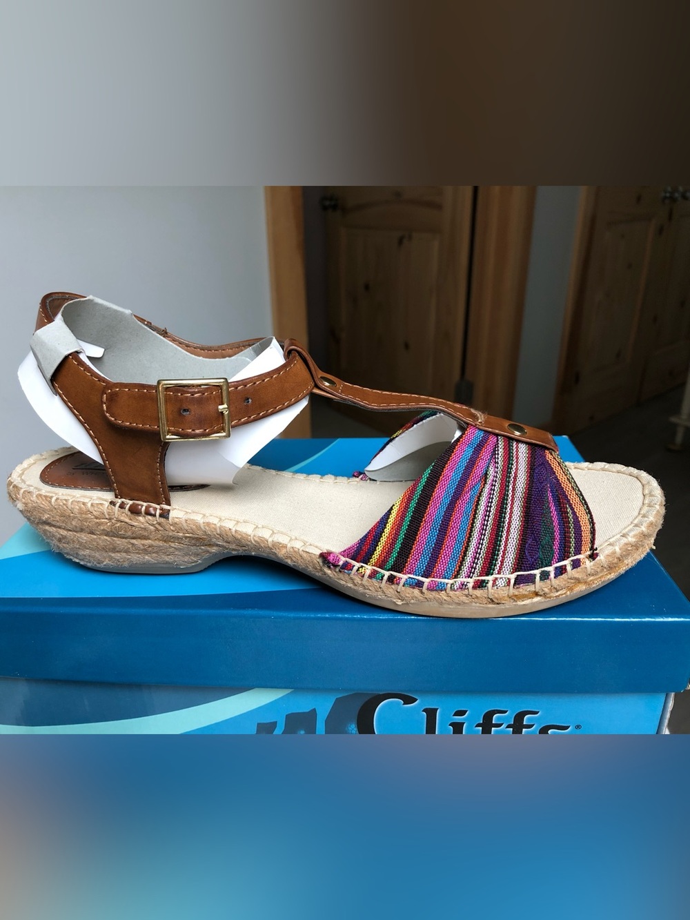 NWT Cliffs White Mountain Leather Multicolor Woven Boho Sandals Size 10 in Box
